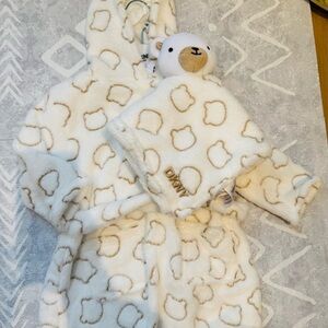 Kids DKNY Plush White Bear-Print Pajama Set with Hood and Lovey NWT Robe